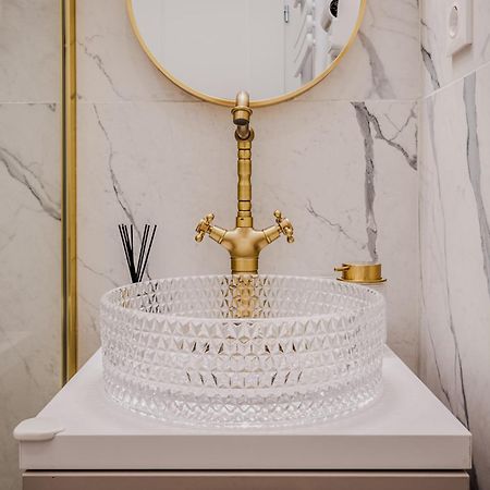 Timeless Boutique Suites By Bqa Budapest Exteriör bild