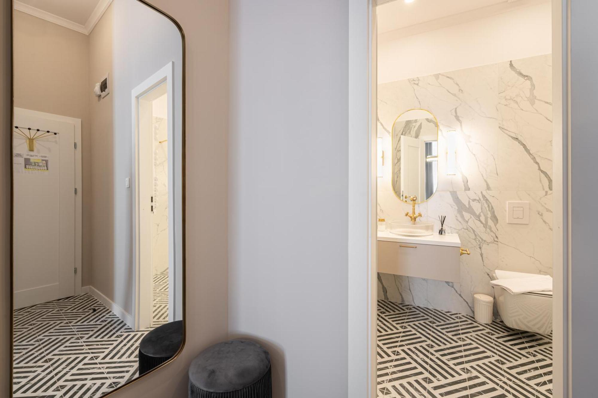 Timeless Boutique Suites By Bqa Budapest Exteriör bild