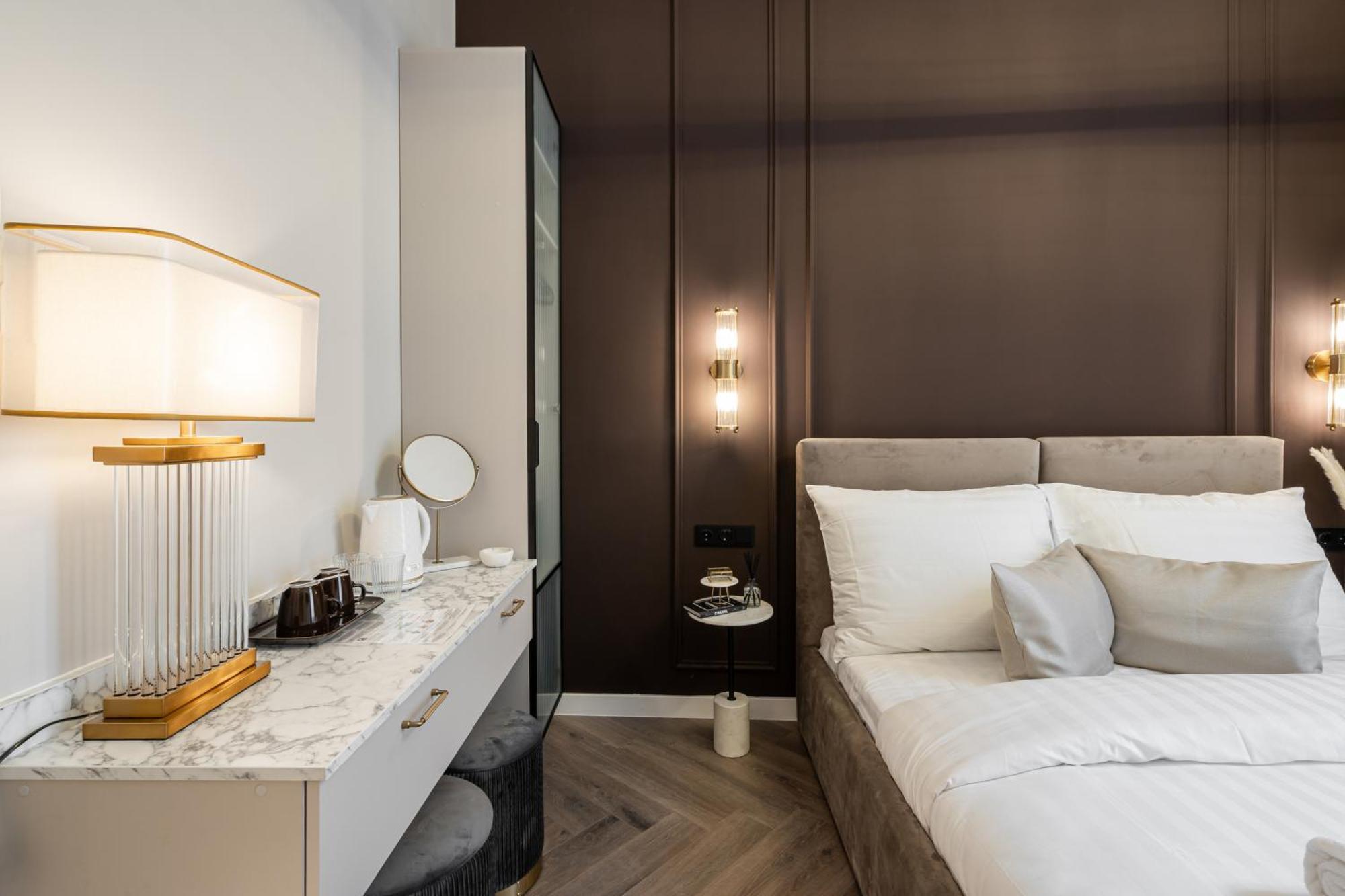 Timeless Boutique Suites By Bqa Budapest Exteriör bild