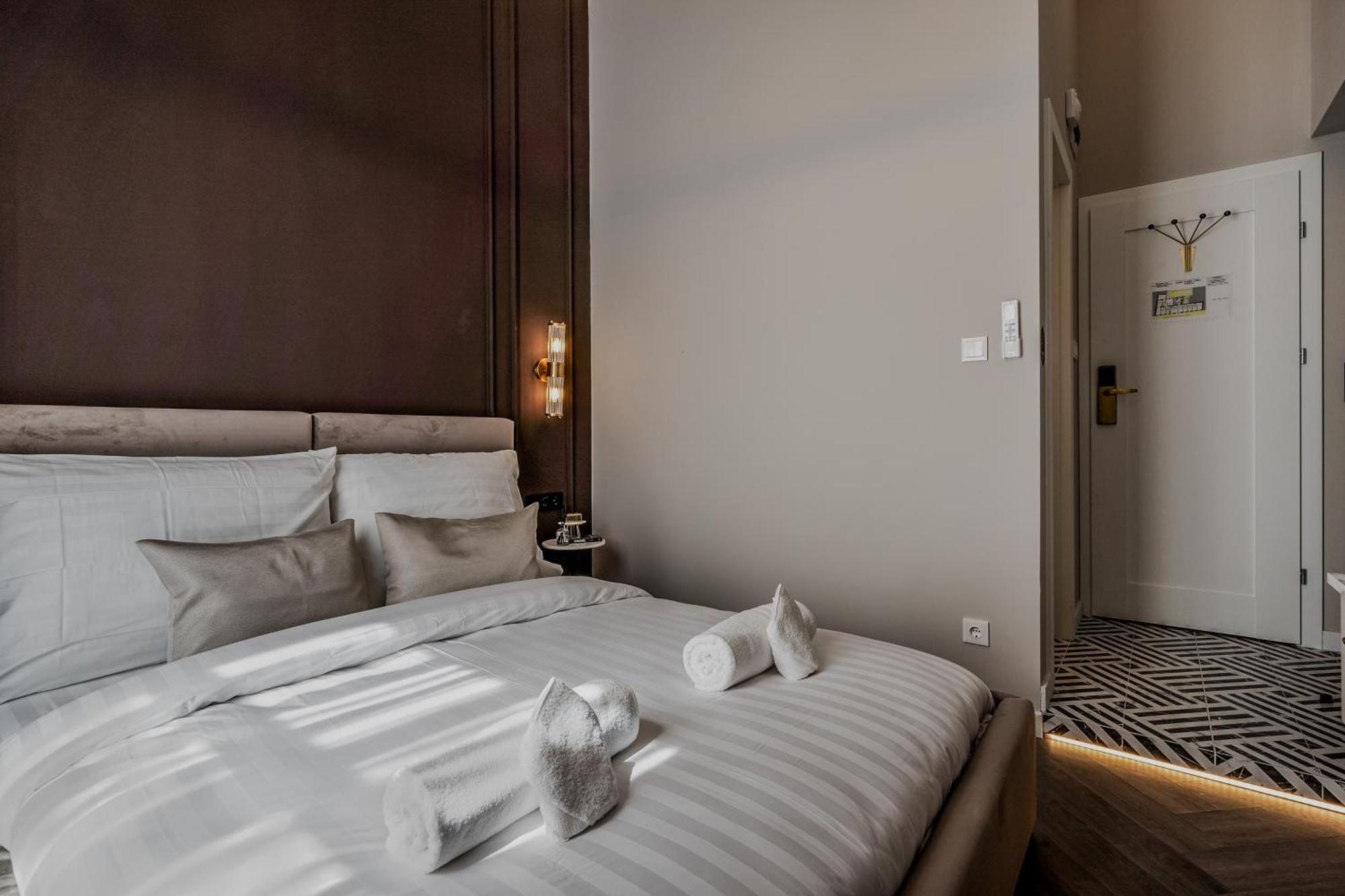 Timeless Boutique Suites By Bqa Budapest Exteriör bild