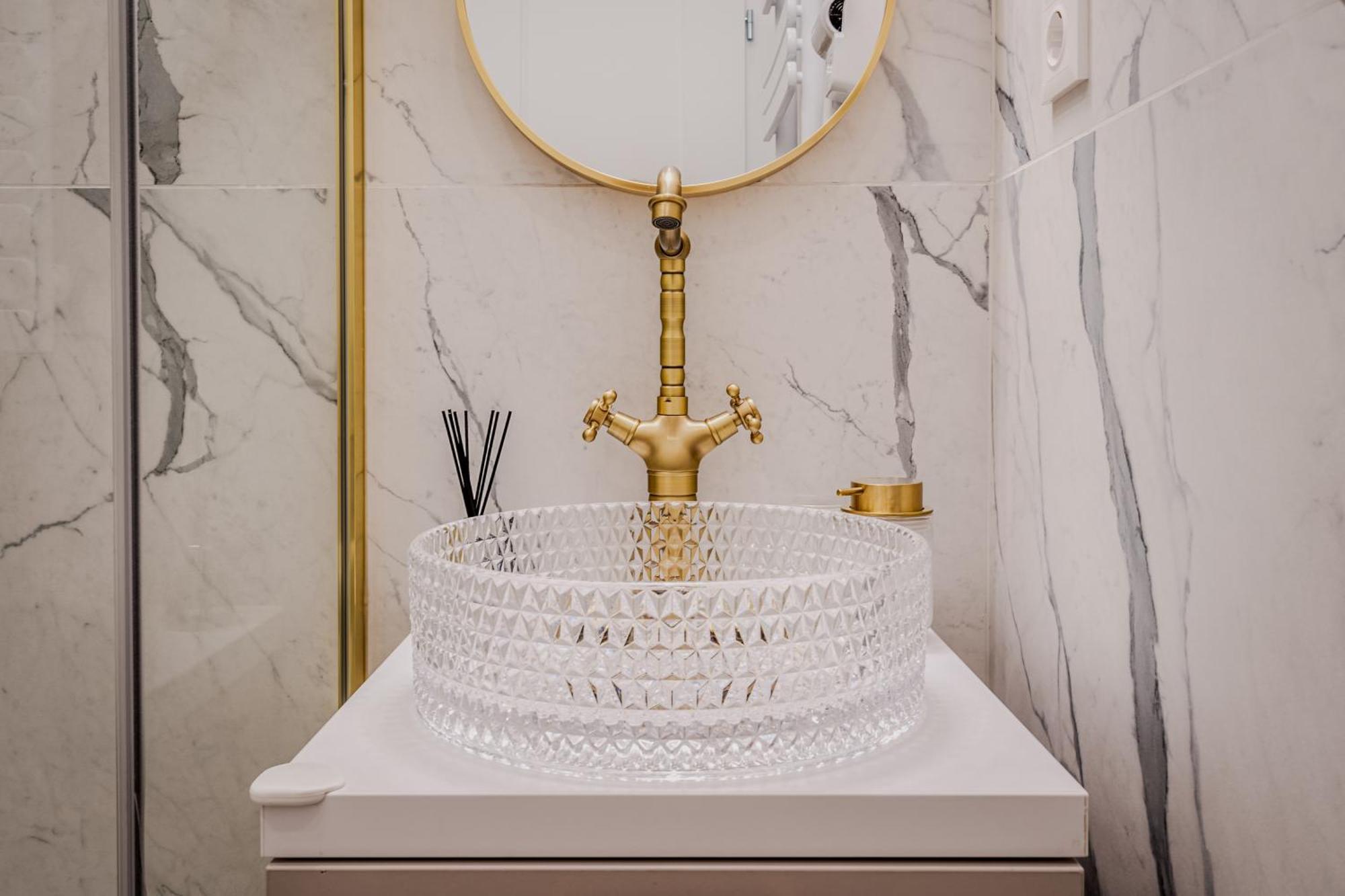Timeless Boutique Suites By Bqa Budapest Exteriör bild